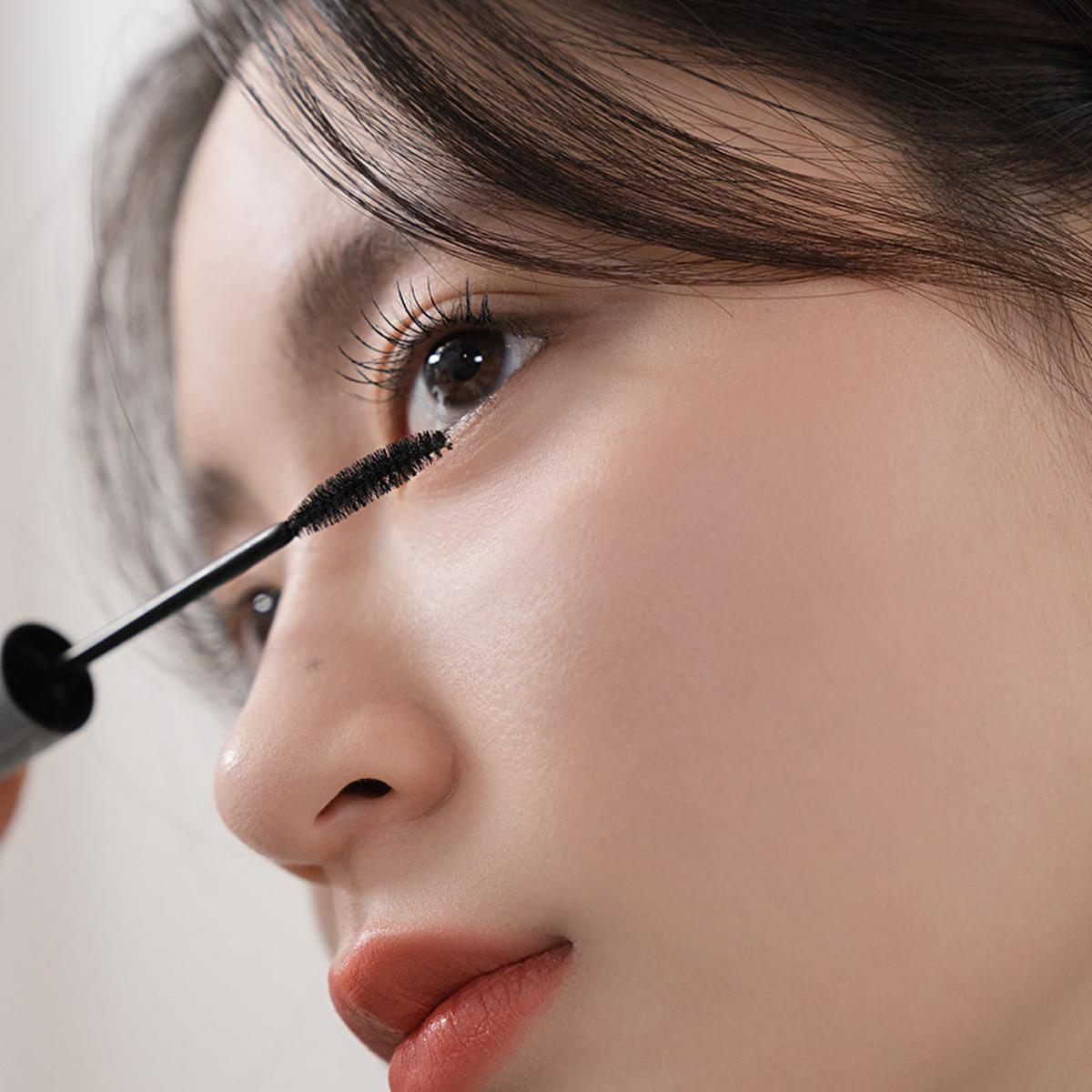 Rom&nd Han All Fix Maskara L02 Long Ash: Smudge-Proof, Long-Lasting Volumizing Korean Mascara for Enhanced Lashes Rom&nd Mascara: Long-Lasting, Smudge-Proof Volumizing Korean Makeup Rom&nd mascara, Long-lasting mascara, Smudge-proof mascara, Volumizing mascara, Waterproof mascara, Oil-resistant mascara, Korean mascara, Lash enhancing mascara, Mascara for long lashes, Mascara for volume, Han All Fix Maskara, Mascara, Long-lasting curl, Smudge-proof applicator, Volume enhancing, SMART PROOF technology, Water-