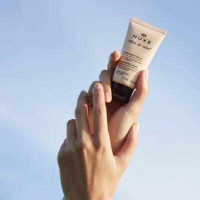 Nuxe Reve de Miel Hand and Nail Cream: Natural Repair for Dry, Damaged Hands - Moisturizing, Anti-Aging Hand Care Nuxe Hand Cream: Repair Dry Hands & Nails - Natural Moisturizer hand cream, nail cream, moisturizing hand cream, repairing hand cream, natural hand cream, dry hands treatment, Nuxe Reve de Miel, honey hand cream, anti-aging hand cream, hand and nail care, dry hands, damaged hands, natural skincare, honey, avocado oil, sweet almond oil, argan oil, vitamin E, sensitive skin, hand care, nail care,