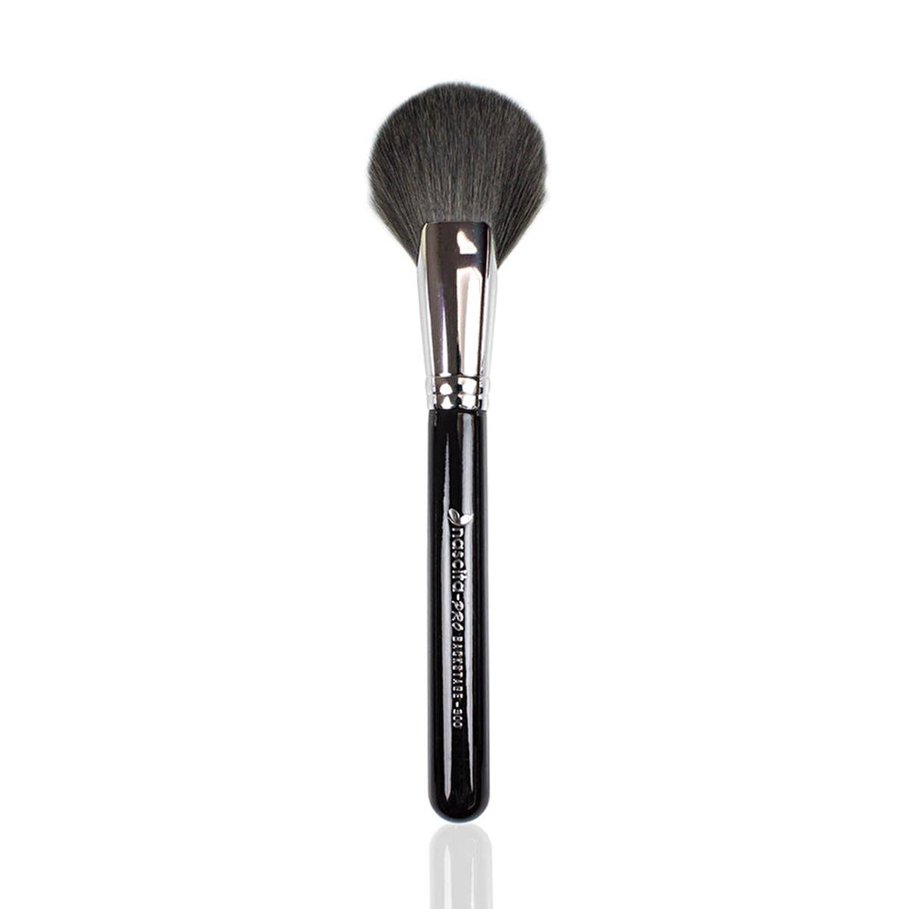 Nascita Oval Makeup Brush for Powder, Bronzer & Highlighter Application - Large Size - Bronzer