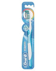 Oral-B Complete Medium 40 Toothbrush for Plaque Removal