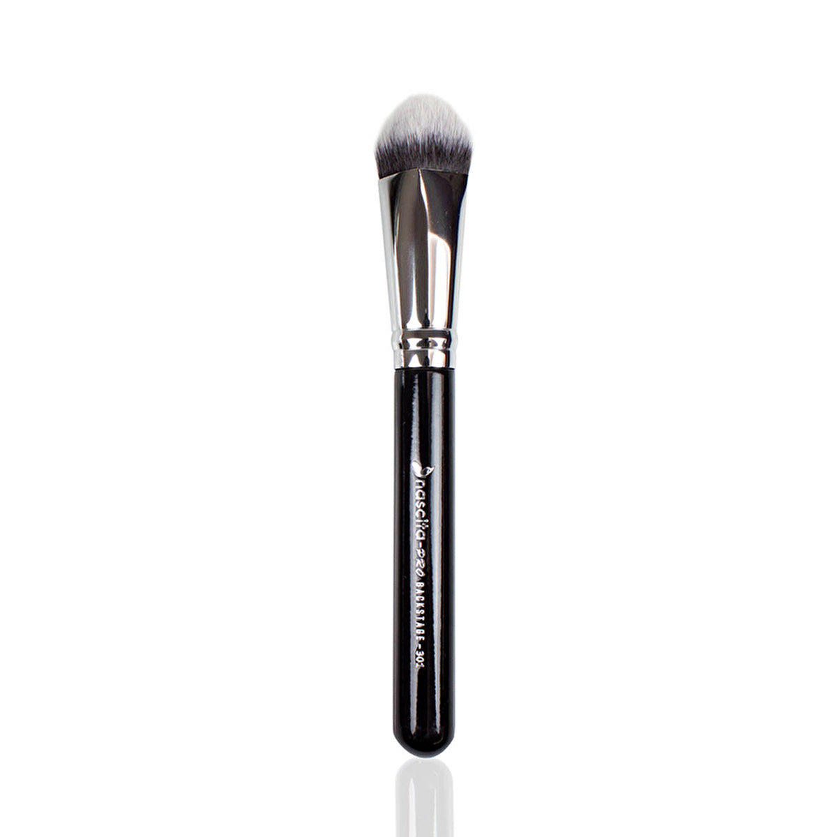 Nascita 4D Kabuki Foundation Brush 301 - Precision Application | Professional Quality