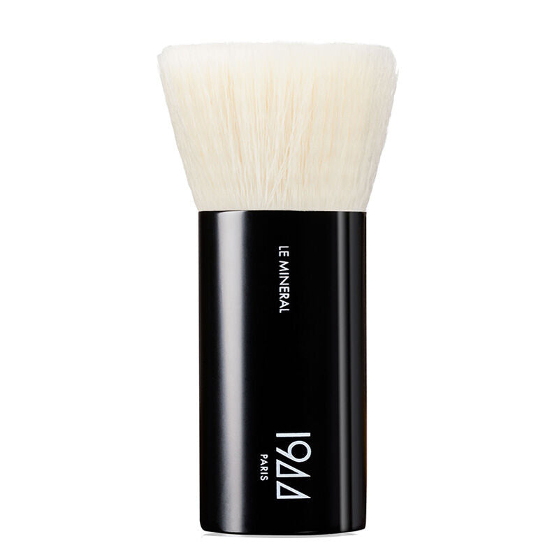 1944 Paris Mineral Foundation Brush for Flawless Coverage