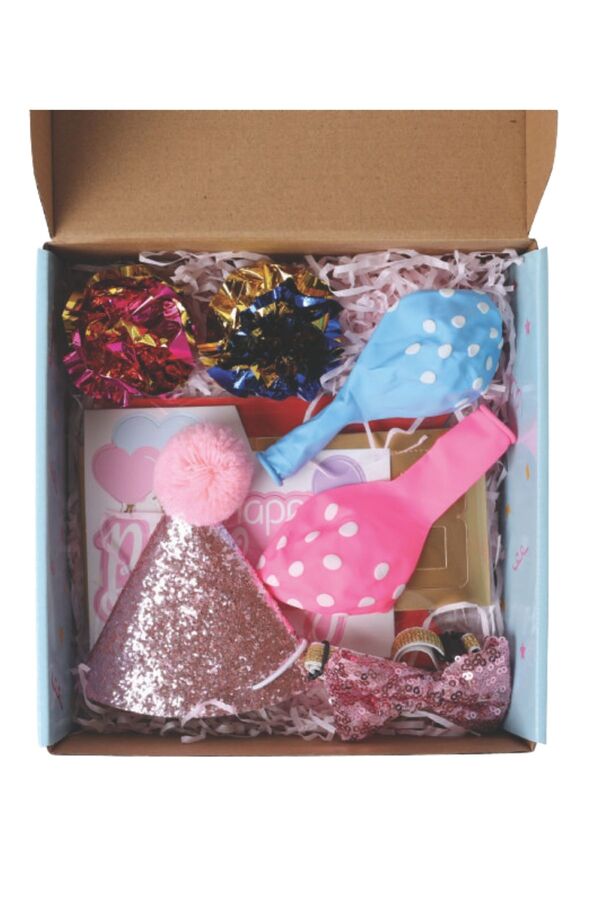 M-Pets Party Time Birthday Set for Female Cats 20x20x7cm