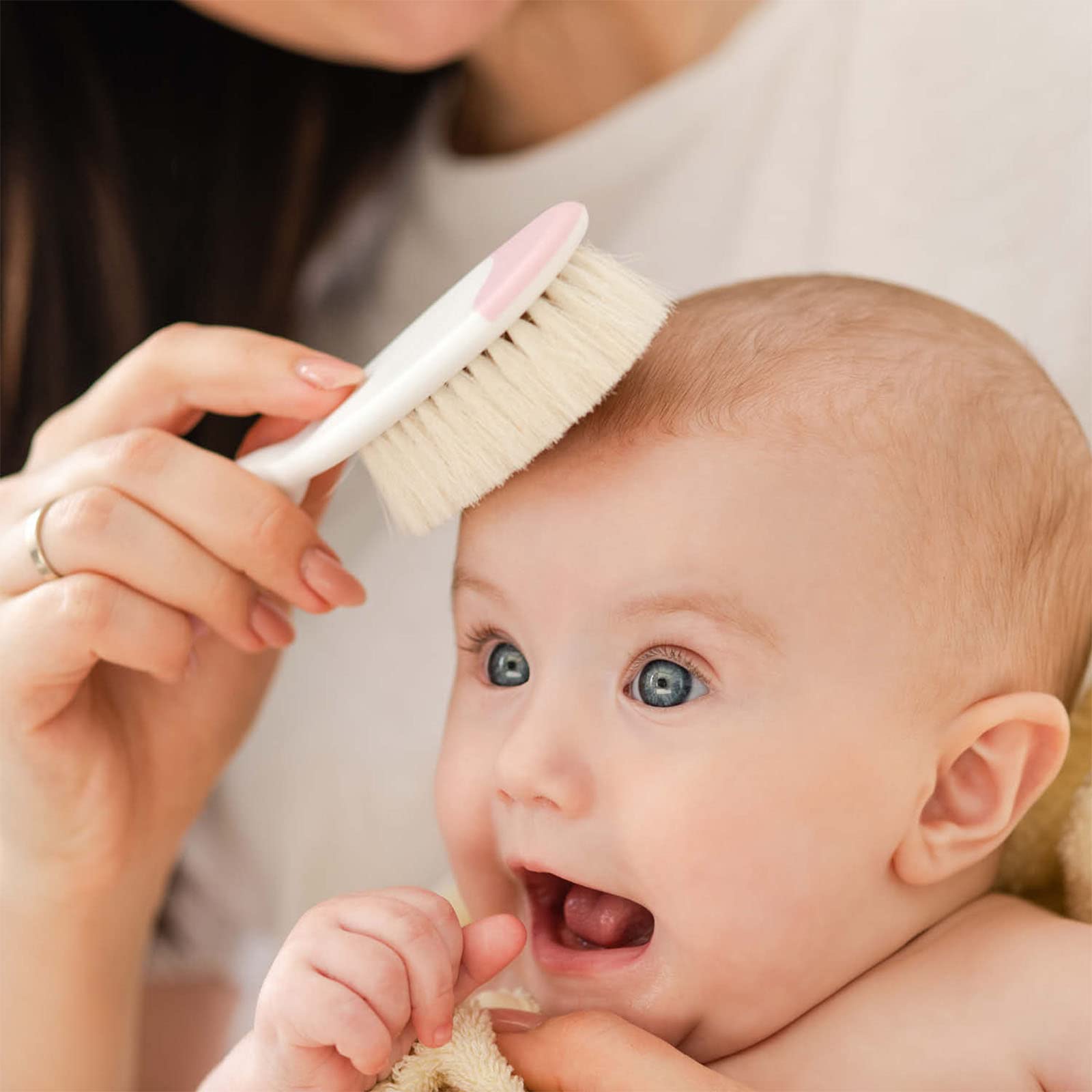 Chicco Baby Hair Brush and Comb Set for Newborns - Gentle Natural Bristle Brush and Safe Round-Tipped Comb for Infant Ha