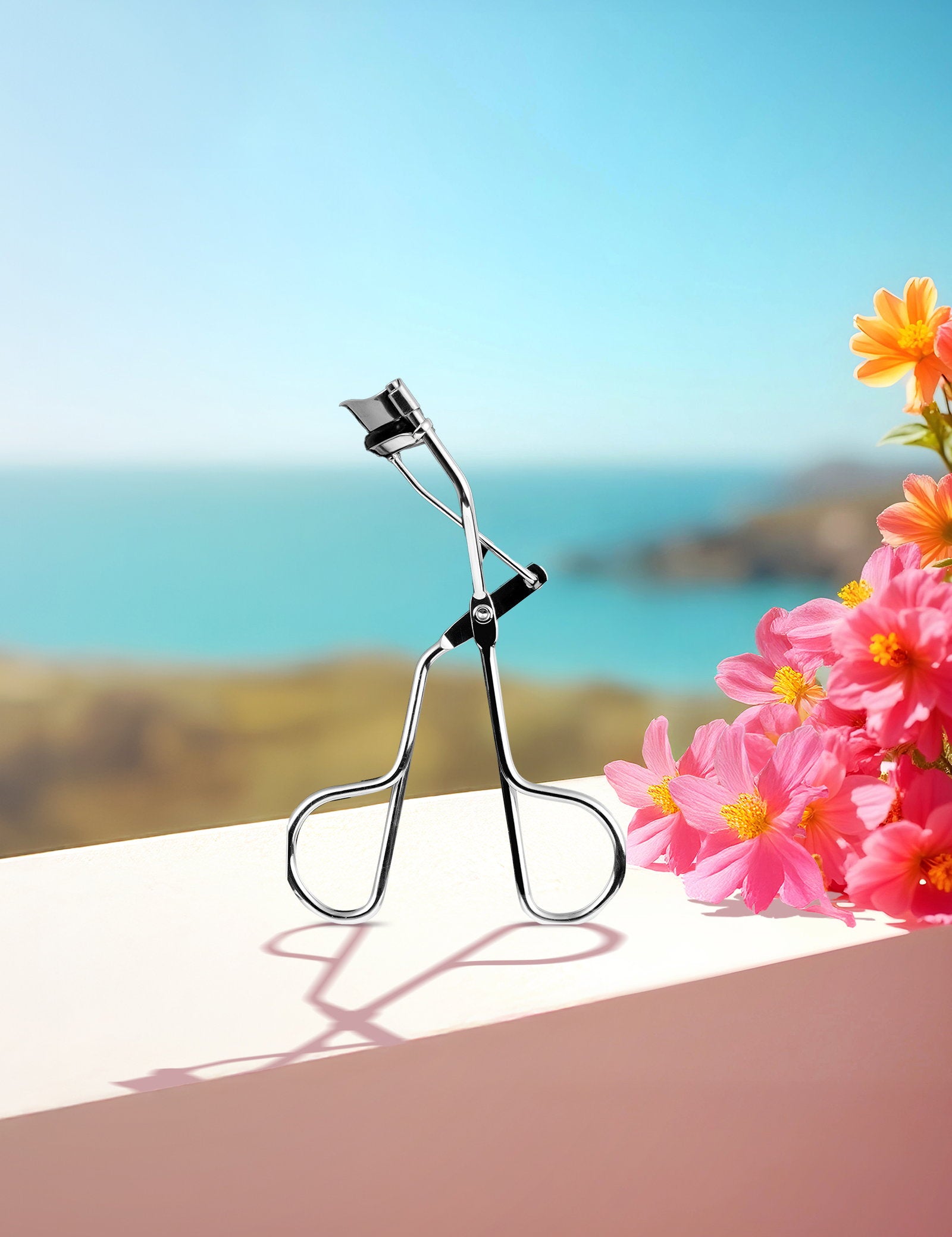 Flormar Ergonomic Eyelash Curler with Soft Silicone Pad