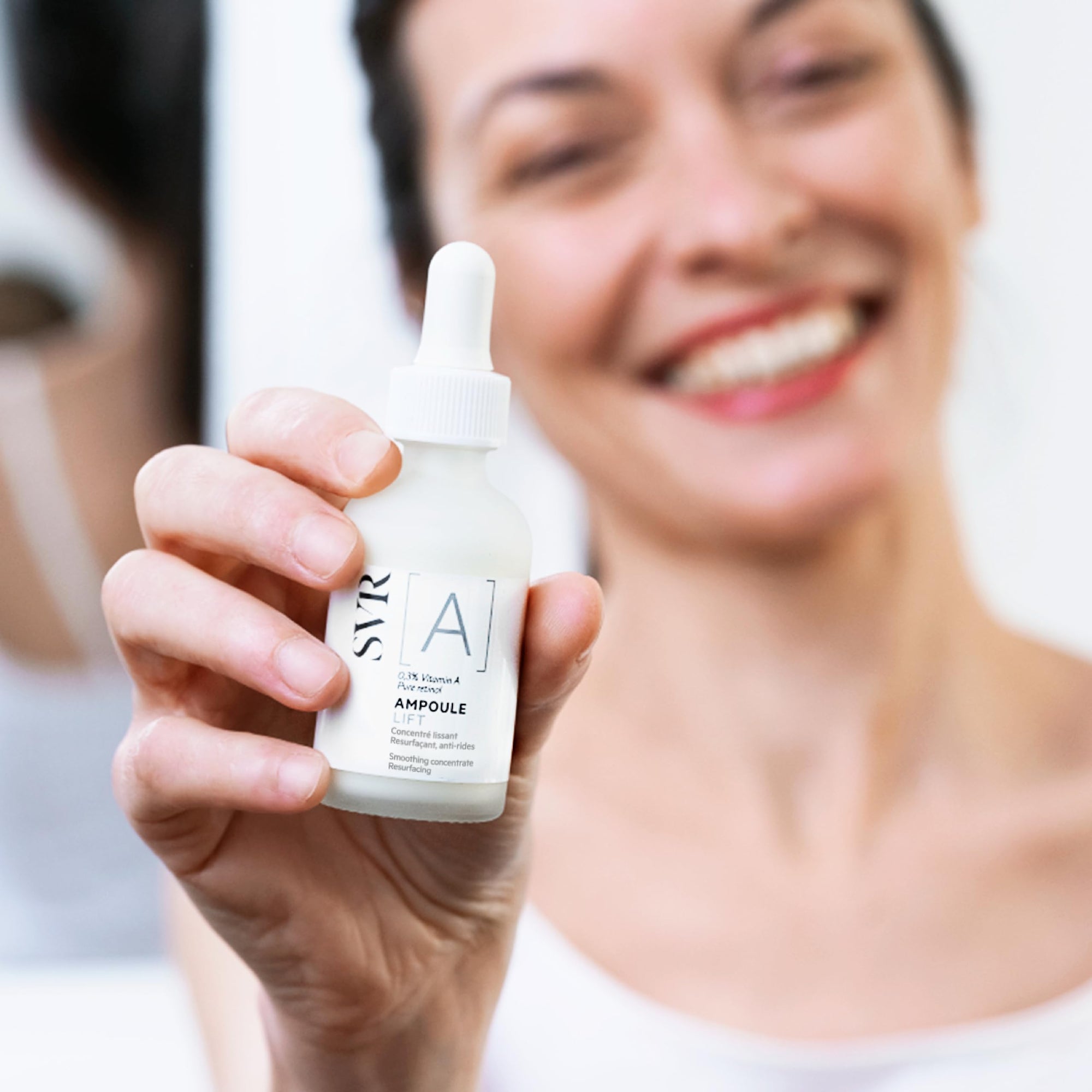 SVR A Ampoule Lift 30ml - Anti-Aging Serum with Retinol and Vitamin C for Hydrating and Smoothing Skin