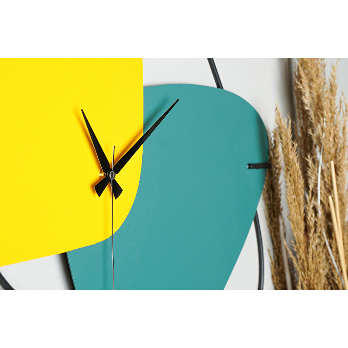 Muyika Brazil Metal Wall Clock - Silent Mechanism | Handcrafted Design | 23 x 21.6 Inches - Image #2