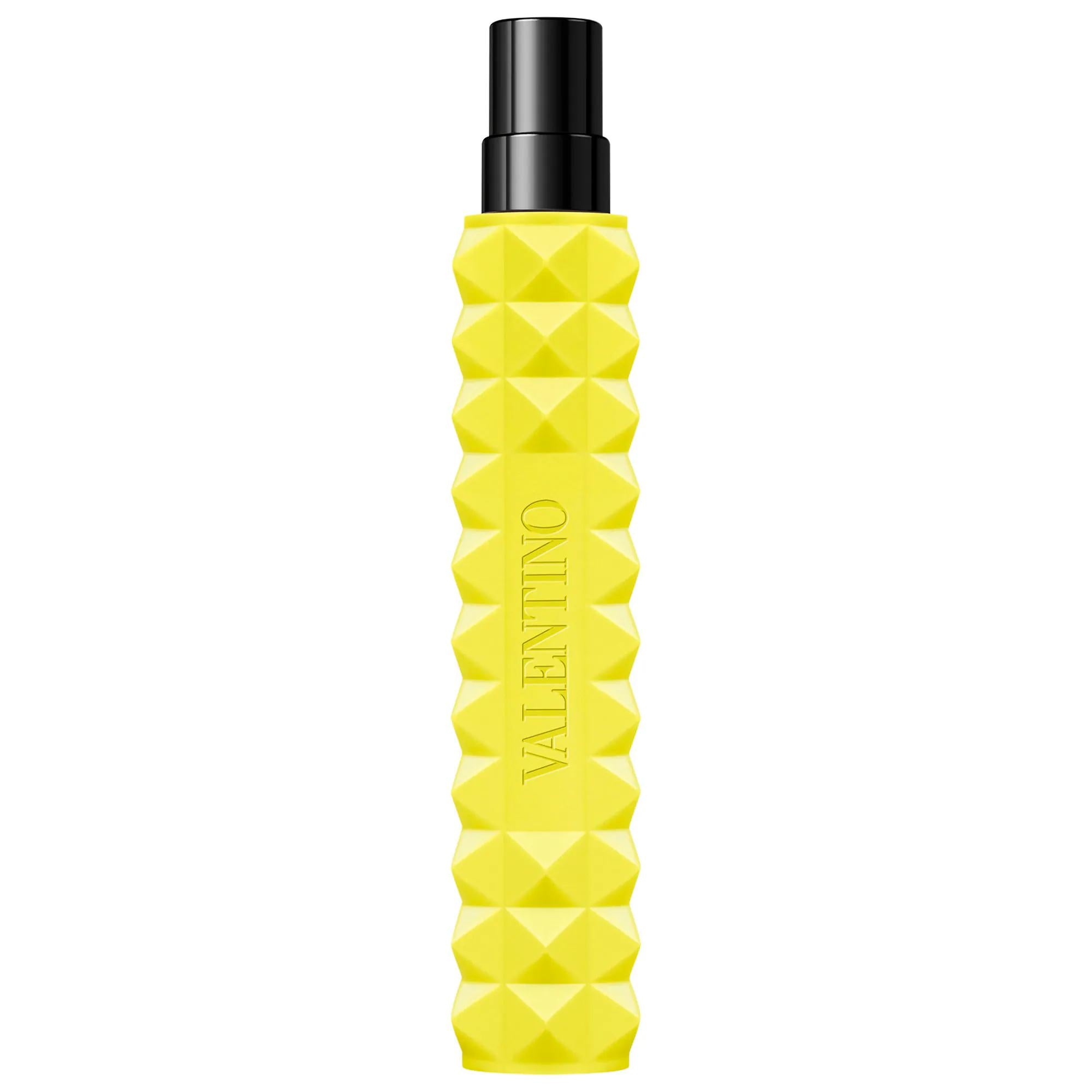 Valentino Donna Born in Roma Yellow Dream Eau de Parfum: Long-Lasting Fresh Floral Musky Fragrance with Italian Lemon & Rose Essence Valentino Donna Born in Roma: Fresh Floral Musky Eau de Parfum Donna Born in Roma Yellow Dream, Valentino perfume, floral musky perfume, long-lasting perfume, fresh floral fragrance, Italian lemon perfume, rose essence perfume, women's fragrance, luxury perfume, eau de parfum, perfume, fragrance, floral fragrance, musky fragrance, women's perfume, luxury fragrance, Italian lem