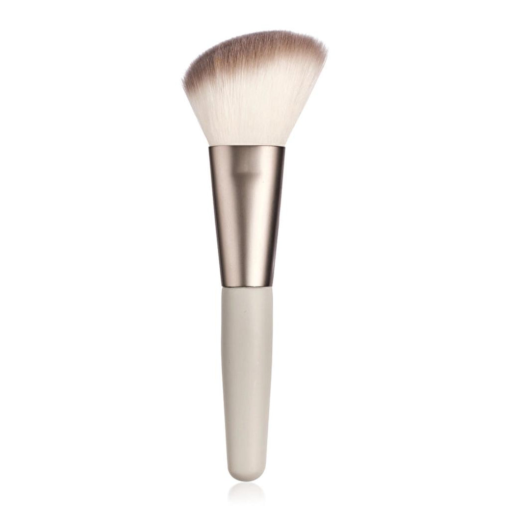 Eklips Trend Blush Brush with Soft Bristles for Blending