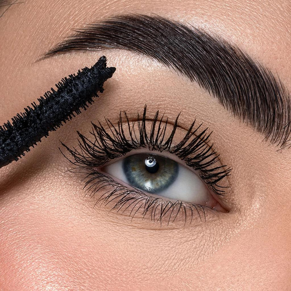 Astra Universal Volume 24H Mascara in Extra Black