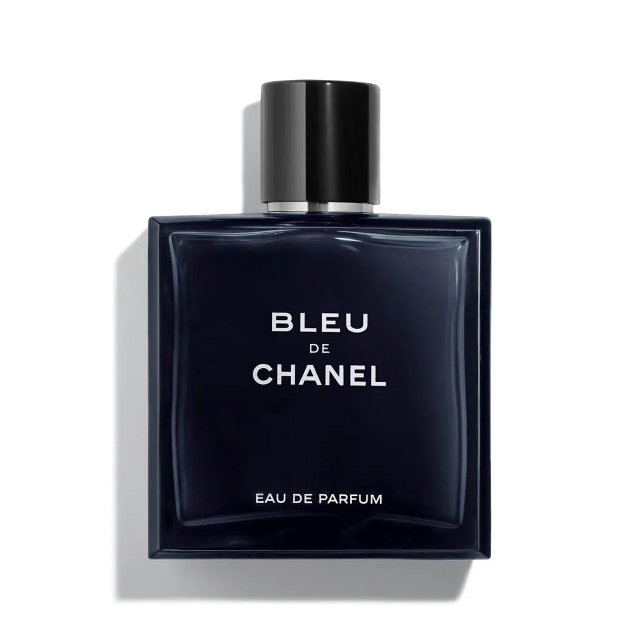 BLEU DE CHANEL Eau de Parfum for Men - Sensual Woody Fragrance BLEU DE CHANEL Eau de Parfum for Men - Sensual Woody Scent BLEU DE CHANEL, Eau de Parfum for Men, Woody Fragrance, Sensual Fragrance, CHANEL Men's Perfume, Luxury Fragrance, Men's Grooming, High-End Perfume, Woody Aromatic, Citrus Accord, Sandalwood Cedar, Tonka Bean, Vanilla, Long-Lasting Fragrance, Sophisticated Scent, Modern Men's Fragrance