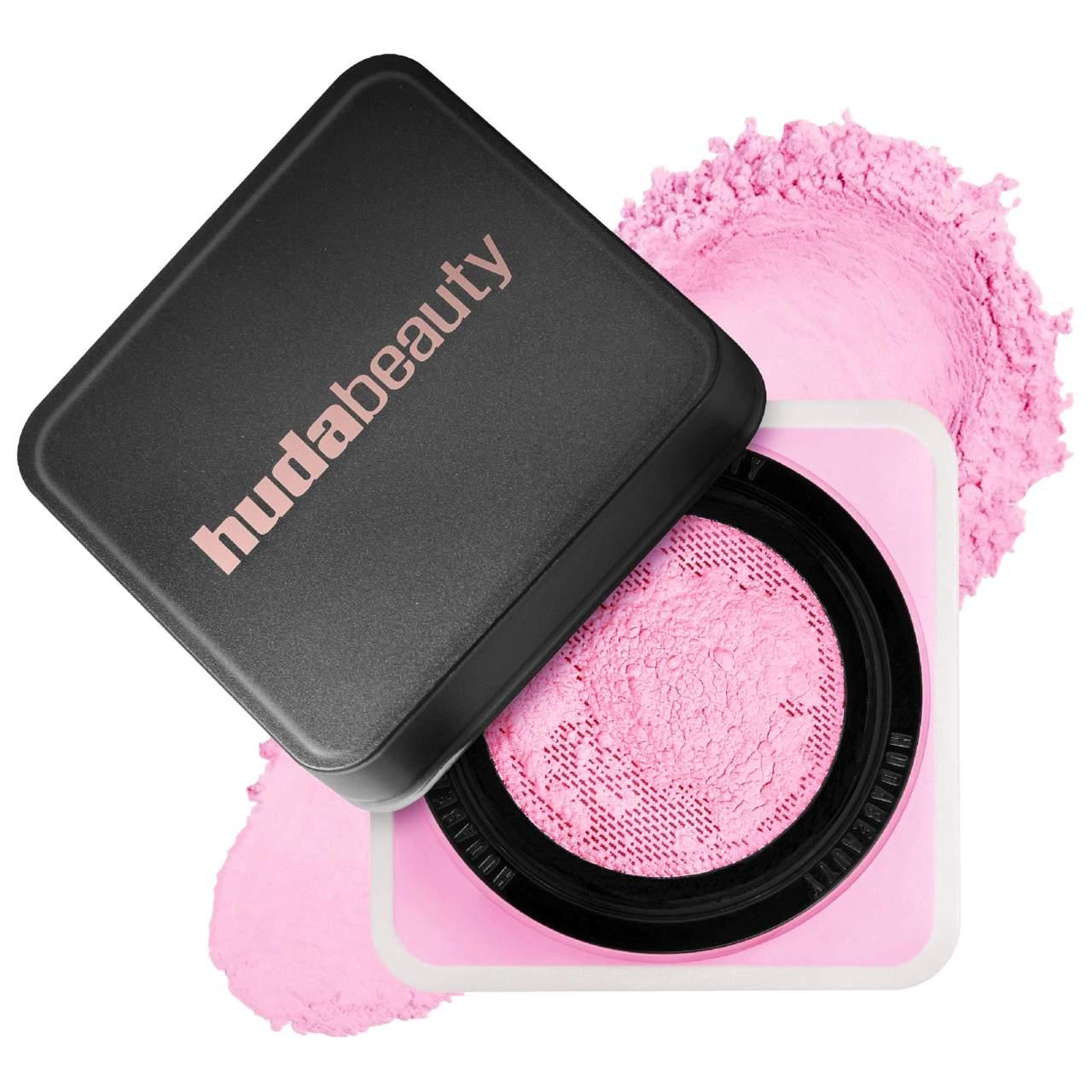 Glossier Easy Bake Blurring Loose Baking & Setting Powder - Long-Lasting, Matte Finish, Blurs Fine Lines & Pores Glossier Easy Bake Loose Setting Powder - Matte Finish, Long-Lasting loose setting powder, makeup setting powder, long-lasting makeup, matte finish powder, blurring fine lines and pores, noncomedogenic makeup, flashback-free powder, Glossier, setting powder, baking powder, Vitamin E, Rice Starch Powder, Micronized Powder, cruelty-free, non-comedogenic
