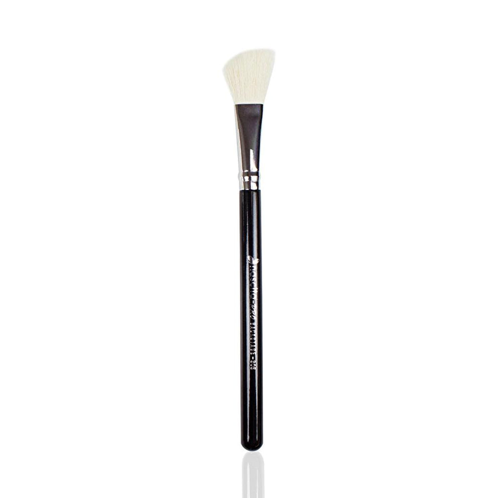 Nascita Angled Blush & Highlighter Brush 305 for Seamless Blending