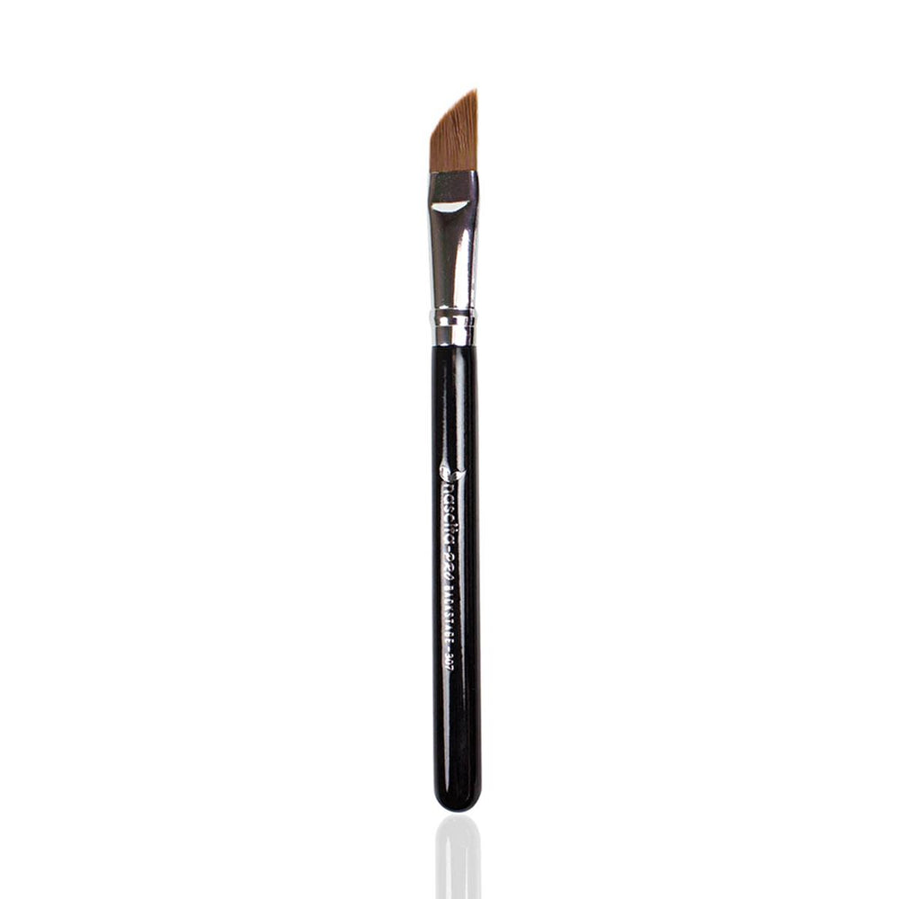 Nascita Angled Contour Brush 307 - Professional Makeup Brush for Sculpted Facial Features - Makeup Brush