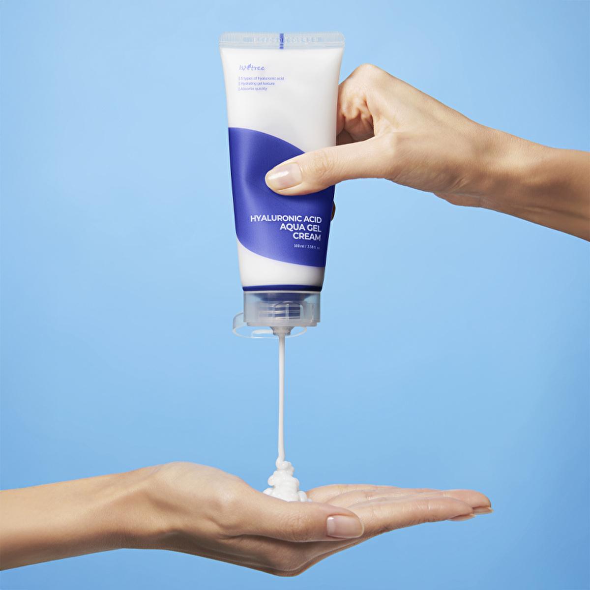 Isntree Hyaluronic Acid Aqua Gel Cream: Intense Hydration, Lightweight Moisturizer for Dry Skin - Dermatologically Tested Isntree Hyaluronic Acid Cream: Hydrating Gel Moisturizer hyaluronic acid cream, gel moisturizer, hydrating gel cream, dry skin moisturizer, Isntree hyaluronic acid, hyaluronic acid aqua gel, dermatologically tested moisturizer, hyaluronic acid, gel cream, hydrating, moisturizing, dry skin, sensitive skin, skincare, beauty, Korean skincare, K-beauty, face cream, face moisturizer, aqua gel