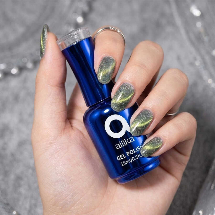 Ailika 010 Cat Eye Gel Nail Polish Shimmer Effect 15 ml
