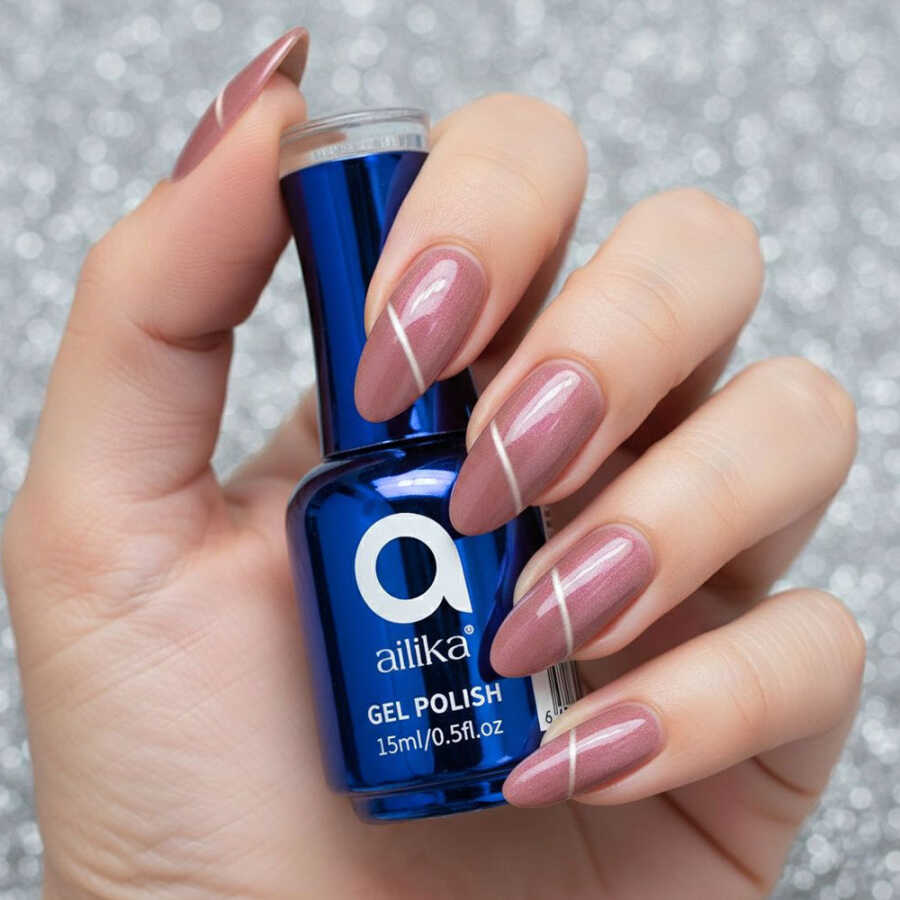 Ailika 012 Cat Eye Gel Polish Shimmering Finish 15 ml