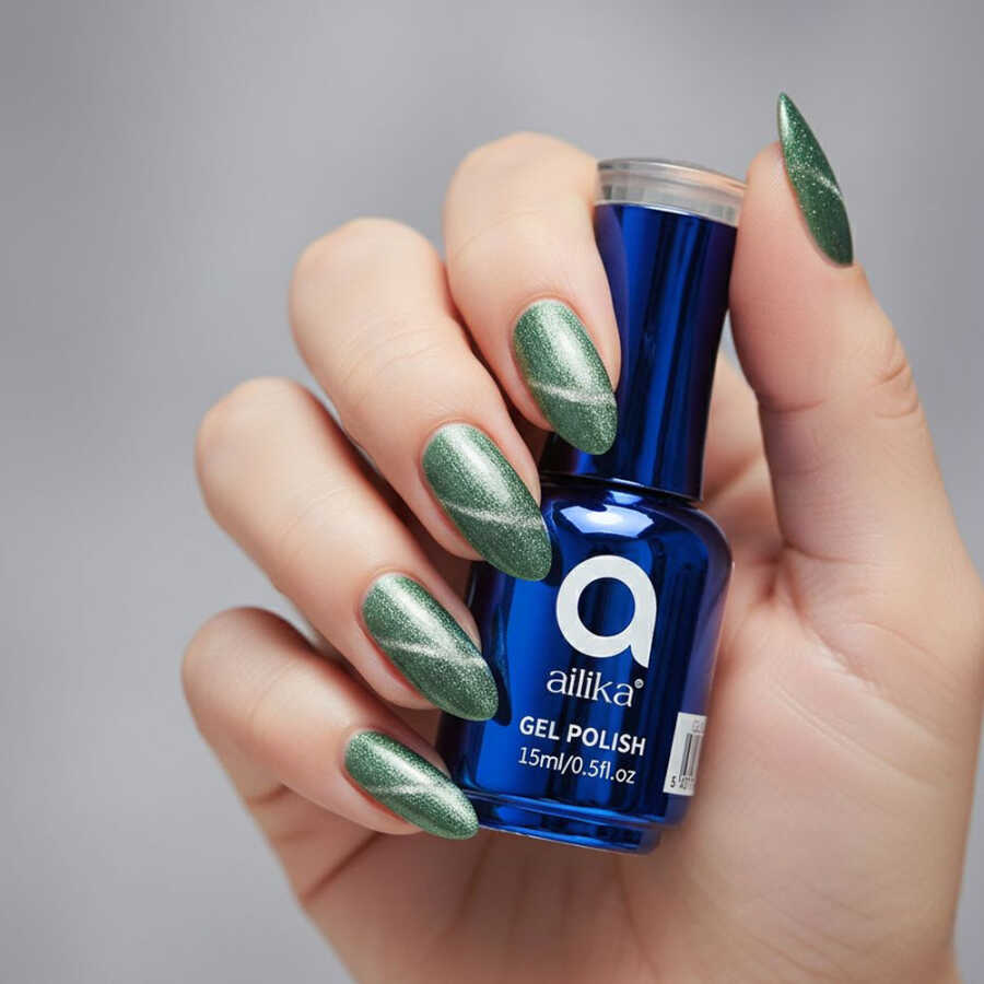 Ailika 031 Cat Eye Gel Polish Shimmering Effect 15 ml
