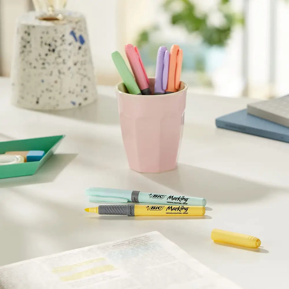 BIC Highlighter Grip Pastel Highlighter Pens with Adjustable