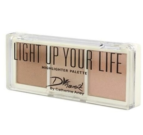 Catherine Arley Dynamic 3-in-1 Highlighter Palette 01
