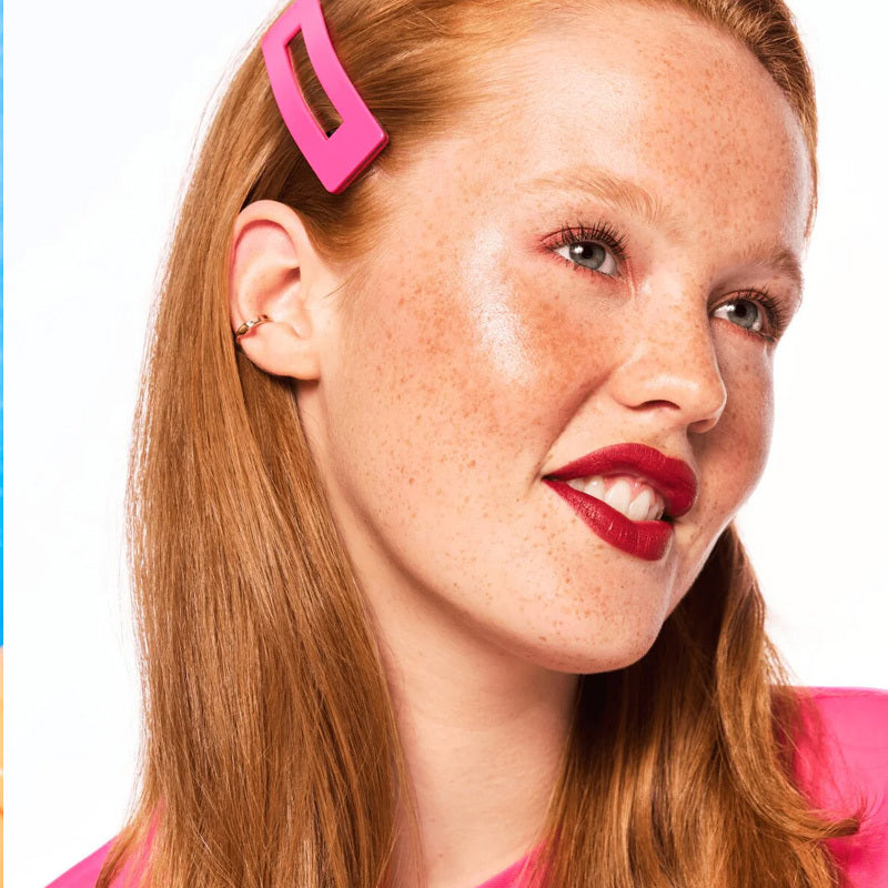 Essence Baby Got Holo Glow Highlighter Stick 10 Apricotly 5g