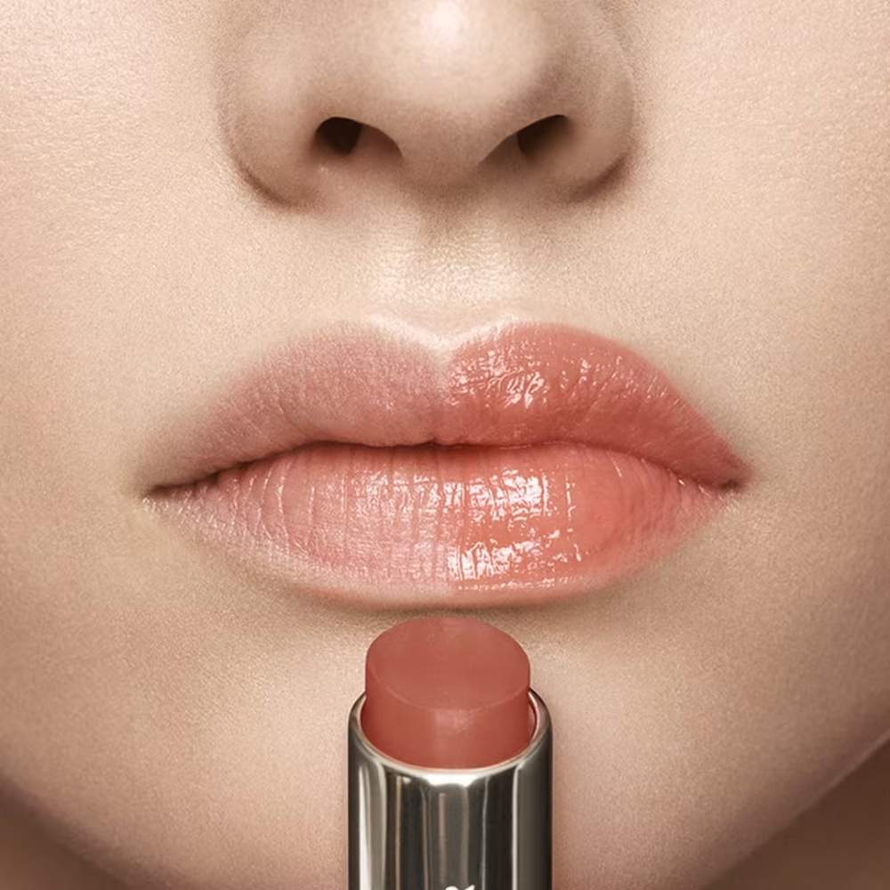 Estee Lauder Futurist Hydraplump Lip Balm in Apricot
