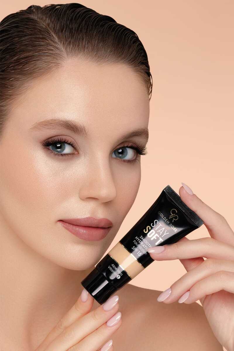Golden Rose Stay Soft Smooth Hydrating Foundation 204 30ml