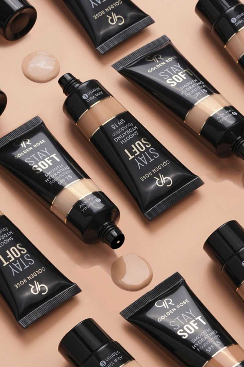 Golden Rose Stay Soft Smooth Hydrating Foundation 215 30ml