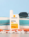 La Roche-Posay Anthelios UVMUNE 400 SPF50+ side view