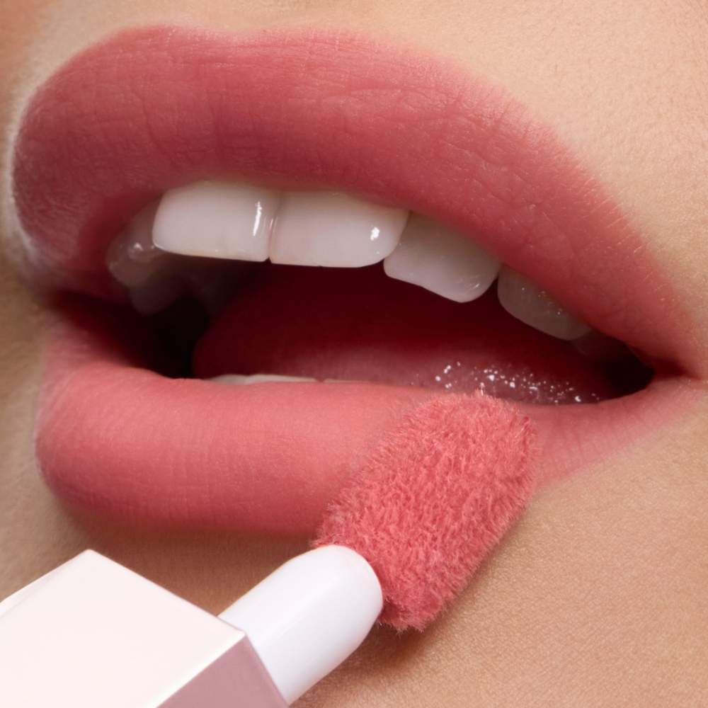 Lancome Lip Idole Cuddle Blur 21 Blushing Blanket Matte Tint