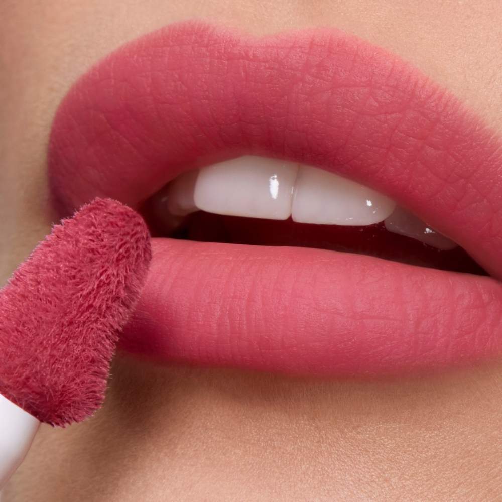 Lancome Lip Idole Cuddle Blur 23 Cozy Berry Matte Tint