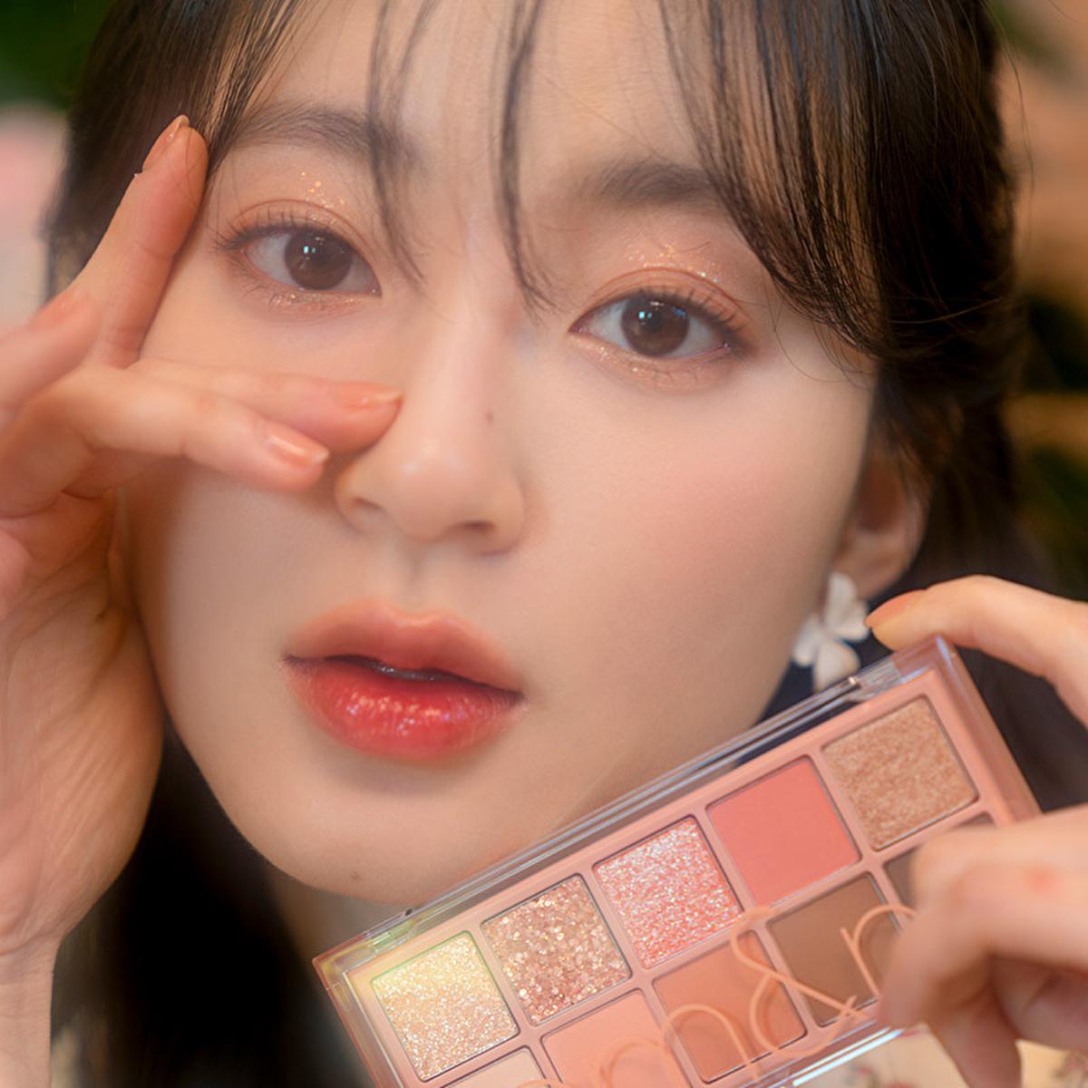 rom&nd Better Than Palette: Rosebud Garden Eyeshadow Palette - Korean Makeup, Matte & Shimmer, Long-Lasting Color rom&nd Rosebud Garden Eyeshadow Palette - Korean Matte & Shimmer eyeshadow palette, rom&nd palette, korean eyeshadow, matte shimmer palette, rose eyeshadow palette, romand eyeshadow, k-beauty, eye makeup, shimmer eyeshadow, matte eyeshadow, long-lasting eyeshadow, makeup, cosmetics, beauty, rose colors, garden colors, eyeshadow, eye shadow, palette, makeup palette, korean beauty products, gifts 