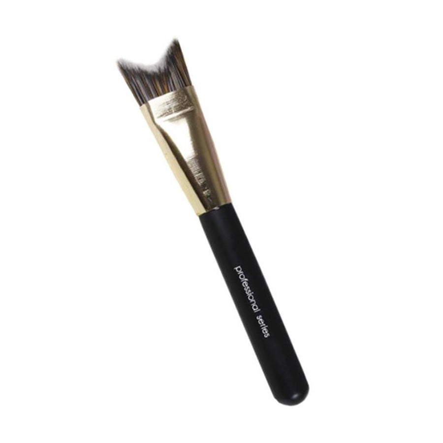 Nascita 117 Angled Kabuki Foundation Brush for Liquid Makeup