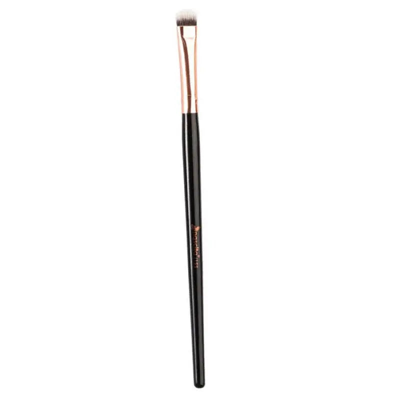 Nascita Short Shading Brush No: 0155 for Precise Eye Makeup