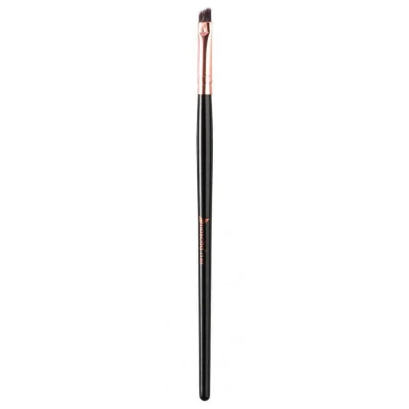 Nascita Pro Angled Eyeshadow Brush for Blending