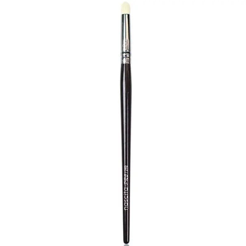Nascita Pro Pencil Brush for Precise Crease Blending