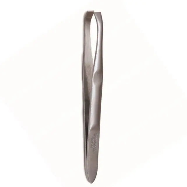 Nascita Steel Tweezers for Precise Eyebrow Shaping