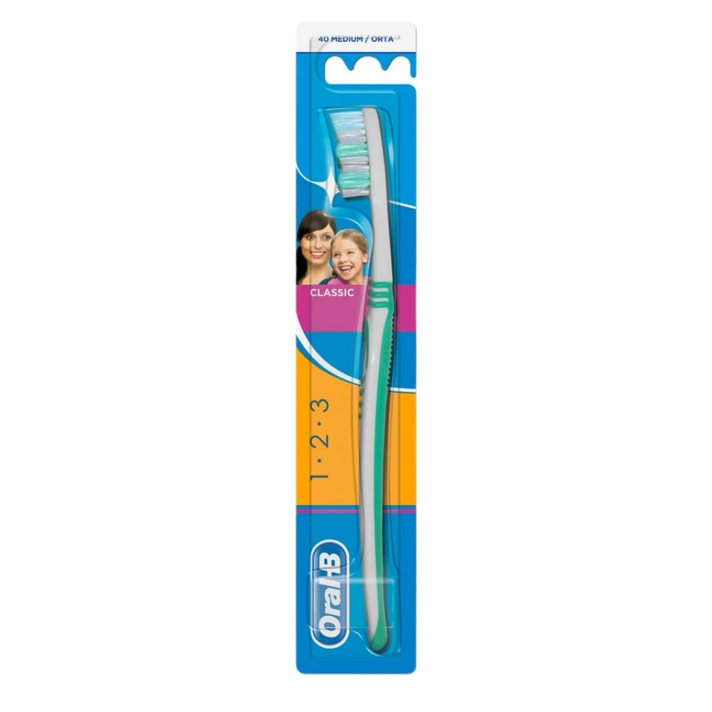 Oral-B 3-Classic Medium 40 Manual Toothbrush