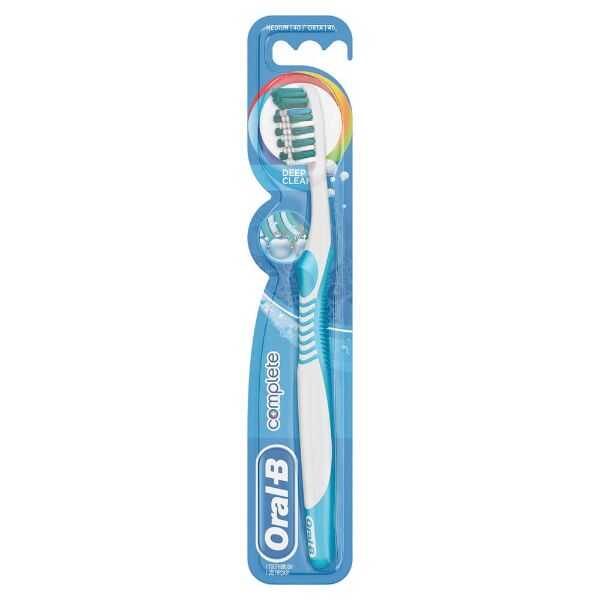 Oral-B Complete Medium 40 Toothbrush for Plaque Removal