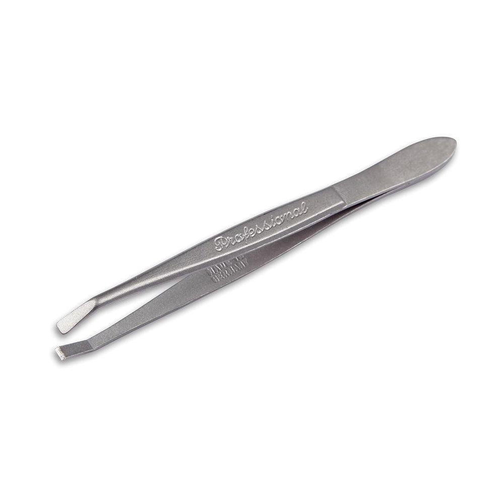 Lionesse Straight Edge Tweezers in Silver for Precision Shaping
