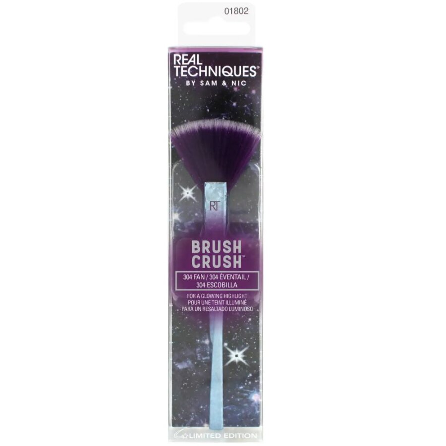 Real Techniques Brush Crush Fan Brush for Highlighting