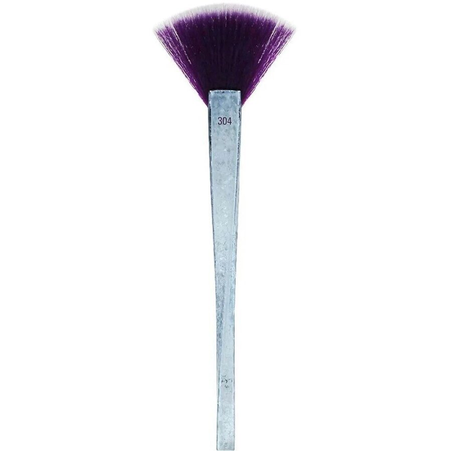 Real Techniques Brush Crush Fan Brush for Highlighting