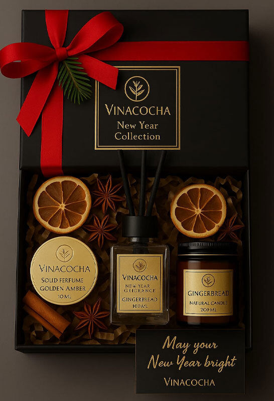 Vinacocha Holiday Gift Set with Room Spray & Candle 3-Piece