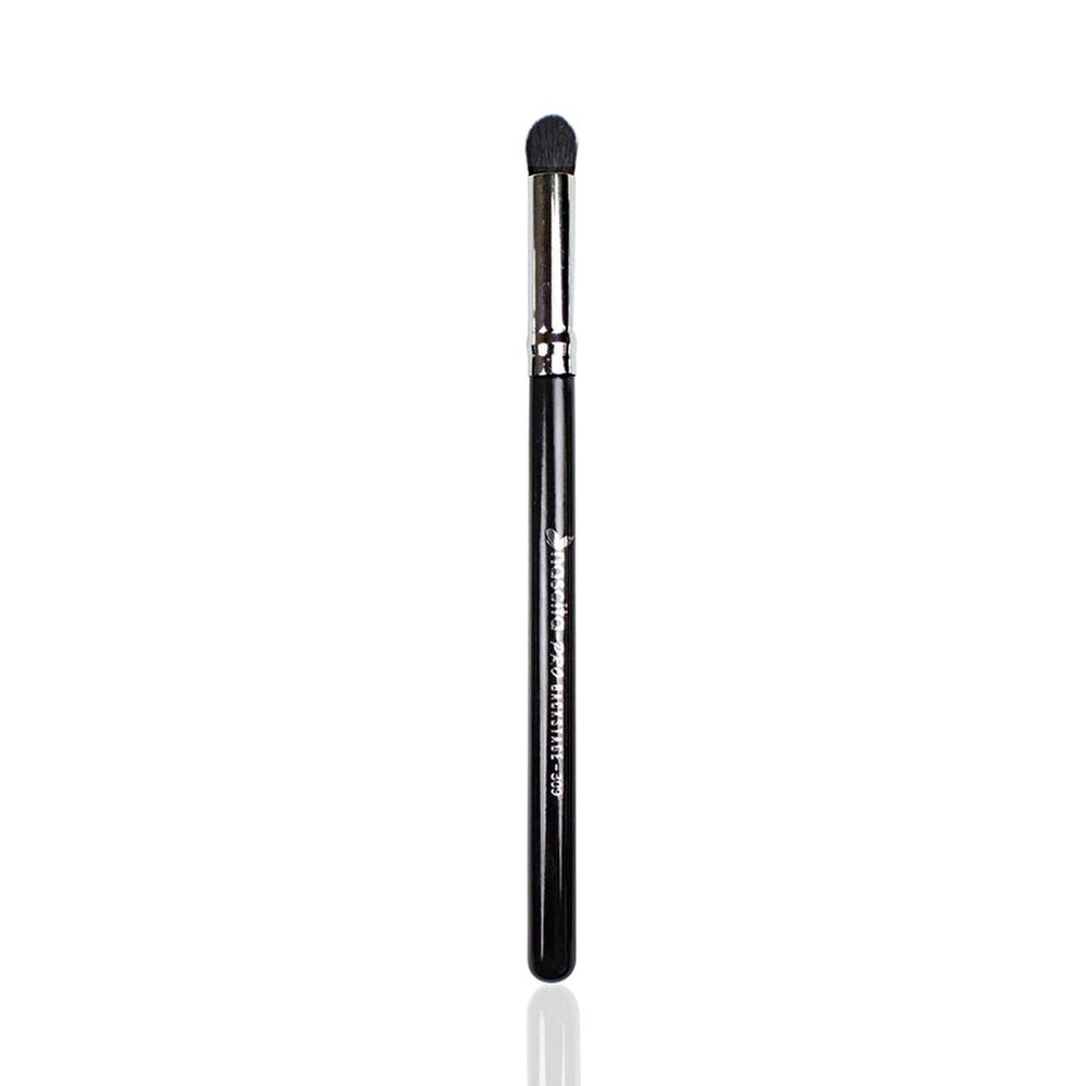 Nascita 309 Round Eye Brush for Seamless Eyeshadow Blending
