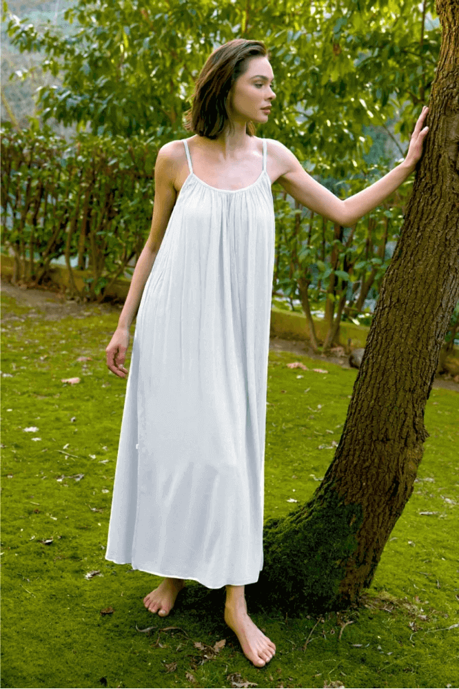 Zeyland Gathered Strapped Loungewear Dress in White